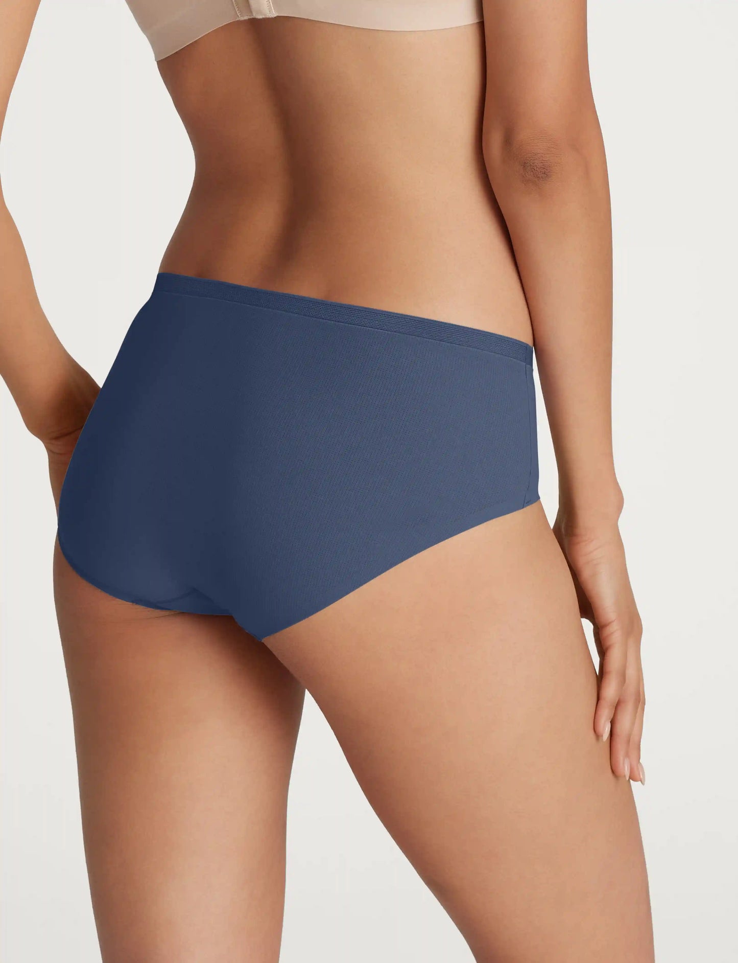 Women's Air Brief