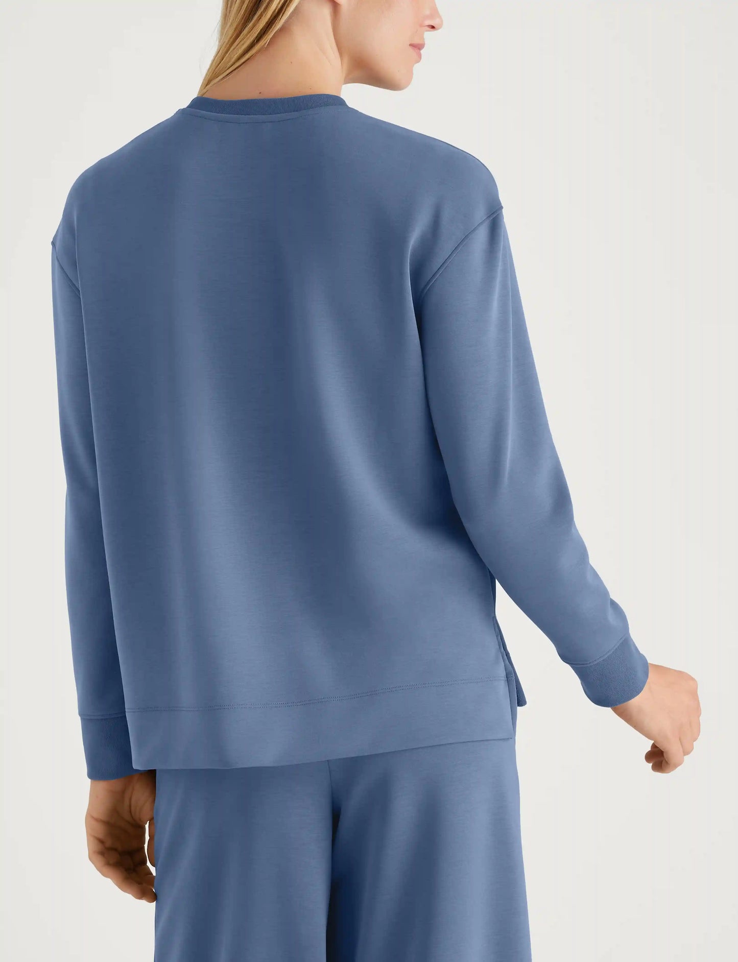 Women's Luxe Traveler Knit Long Sleeve Crew Neck