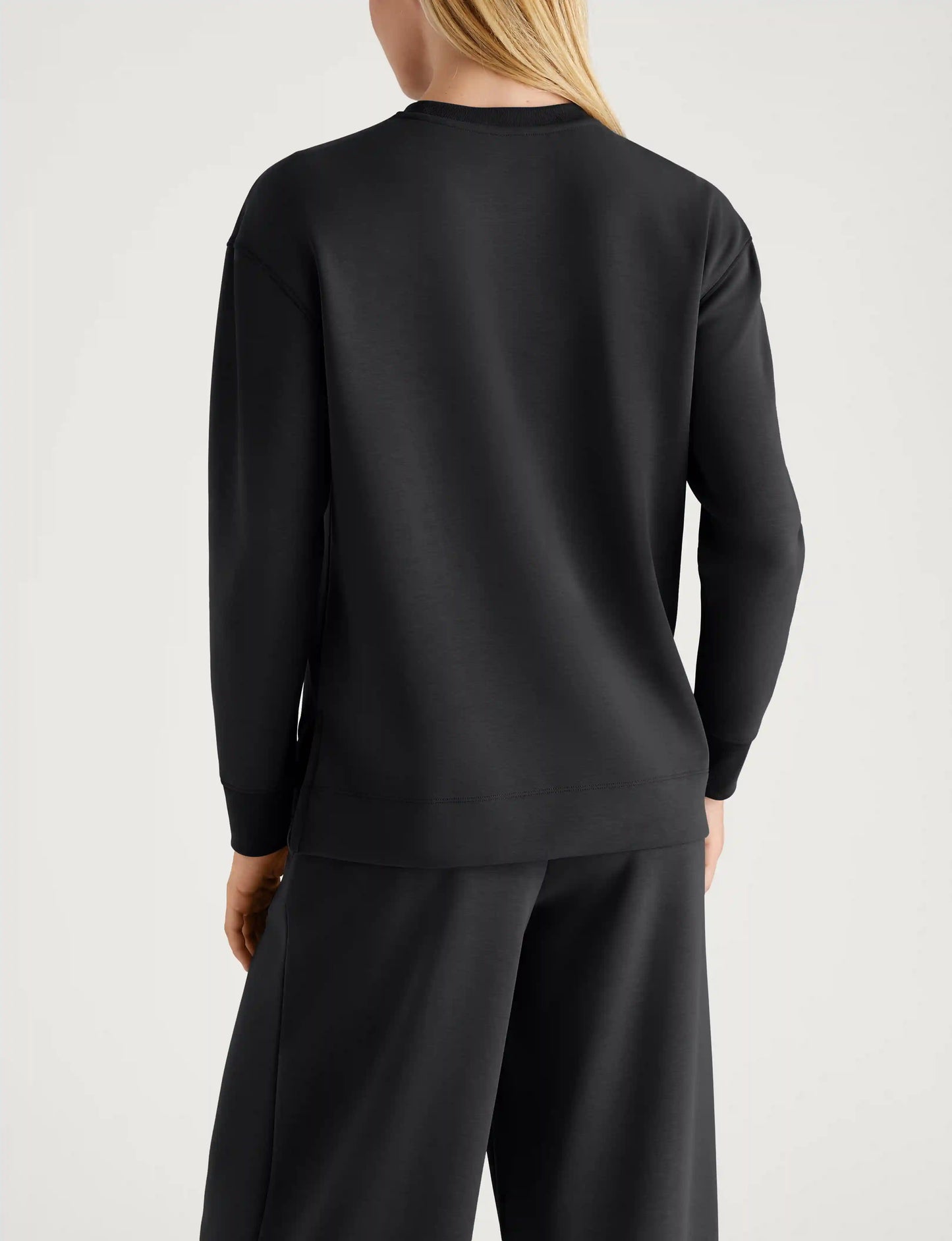 Women's Luxe Traveler Knit Long Sleeve Crew Neck