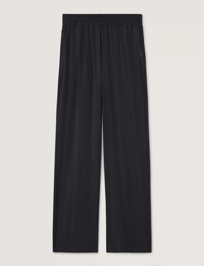 Women's Luxe Traveler Woven Pant