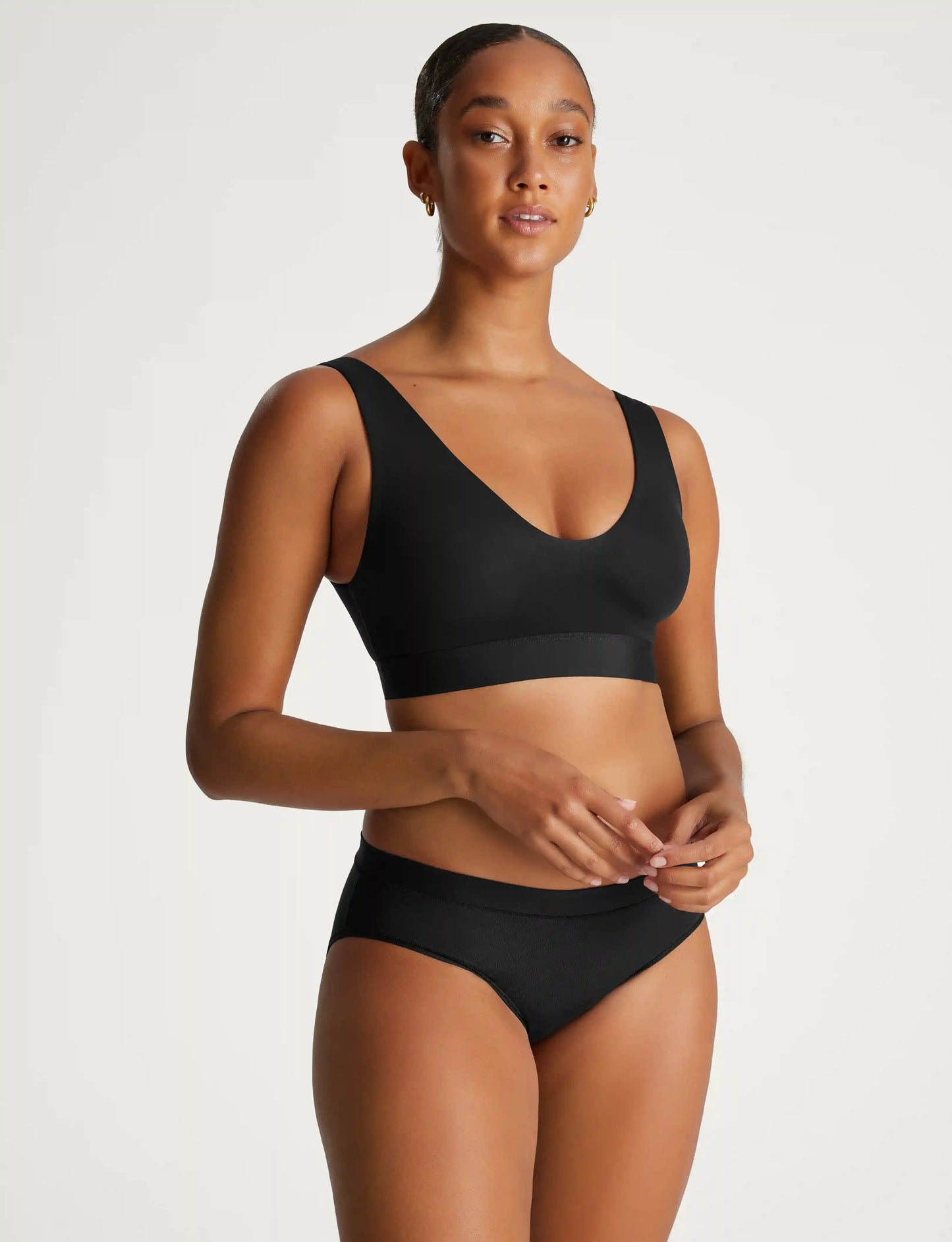 Second Skin Pullover V-Neck Bra