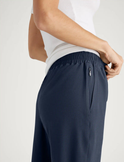 Women's Luxe Traveler Woven Pant
