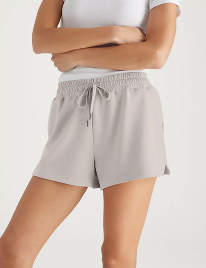 Women's Luxe Traveler Knit Mid-Rise Short