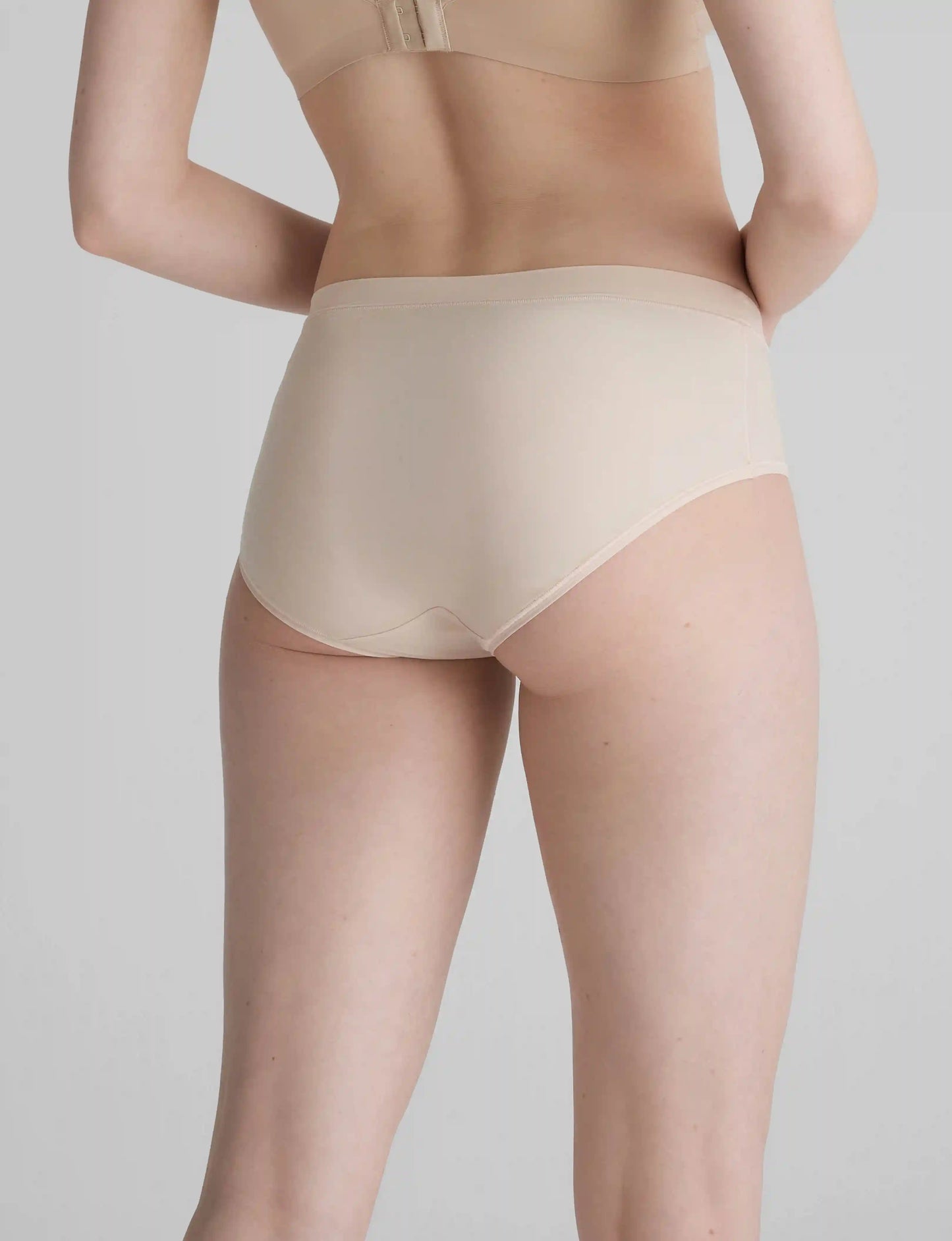 Women's One-Size High Rise Brief