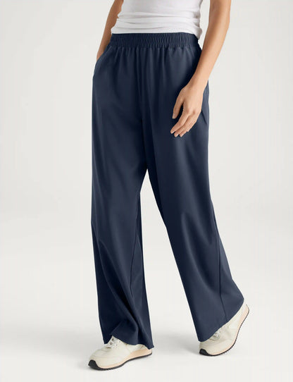 Women's Luxe Traveler Woven Pant