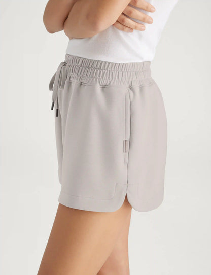 Women's Luxe Traveler Knit Mid-Rise Short