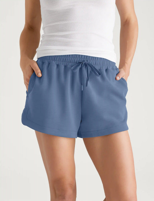 Women's Luxe Traveler Knit Mid-Rise Short