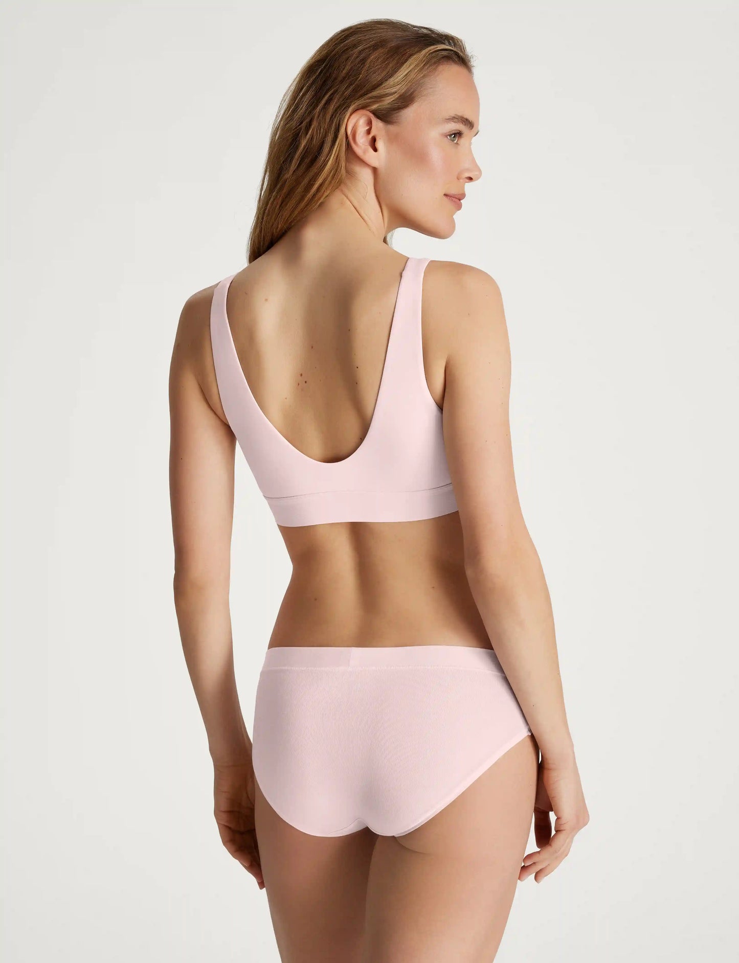 Second Skin Pullover V-Neck Bra